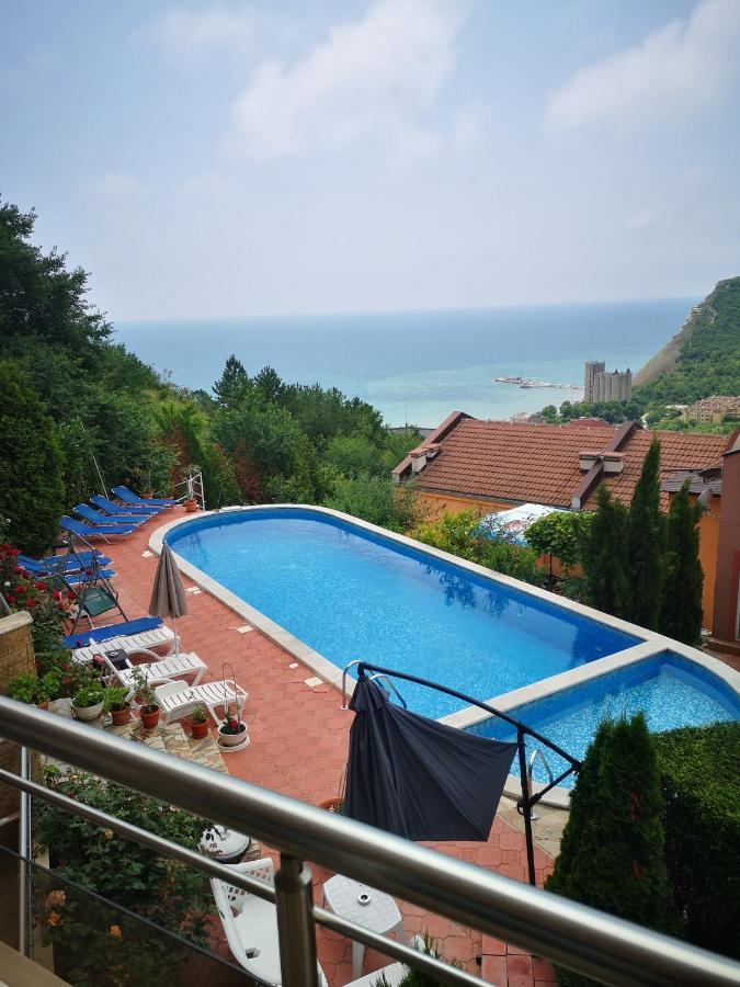 Seaview Apartment Complex Karia Kavarna Eksteriør billede